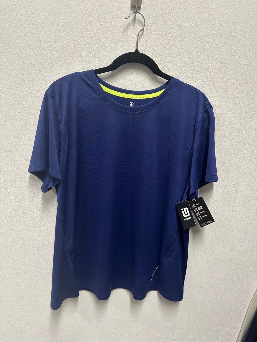 NWT - Ideology Women’s Performance T-Shirt - blue - size XXL